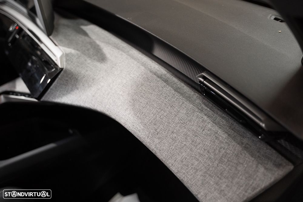 Peugeot 3008 1.2 Hybrid Allure e-DCS6 - 17