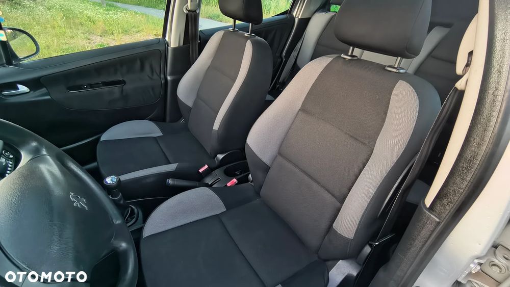 Peugeot 207 1.6 HDi Trendy - 12
