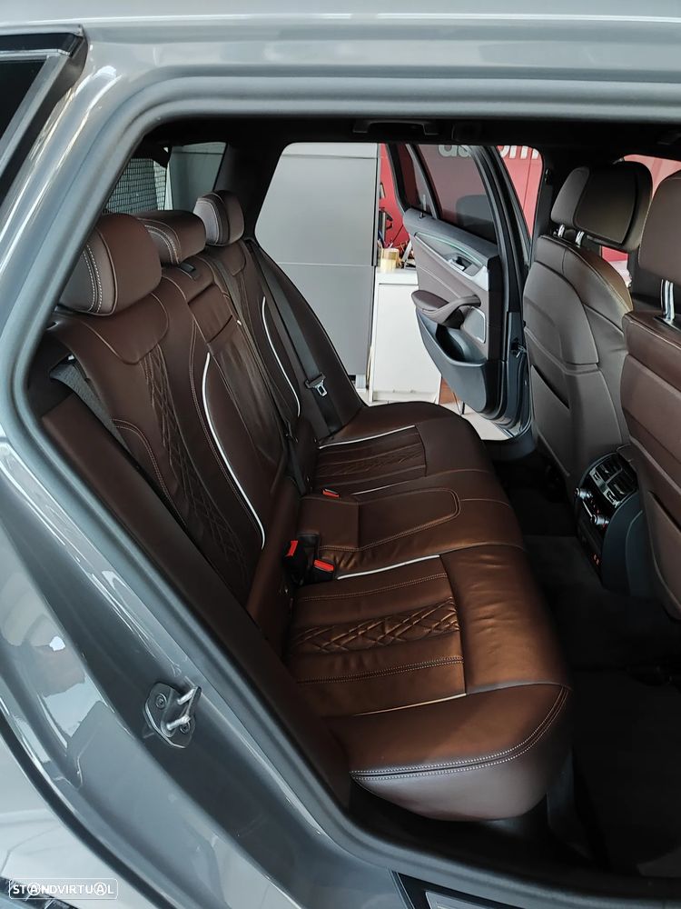 BMW 530 e Pack Desportivo M - 17