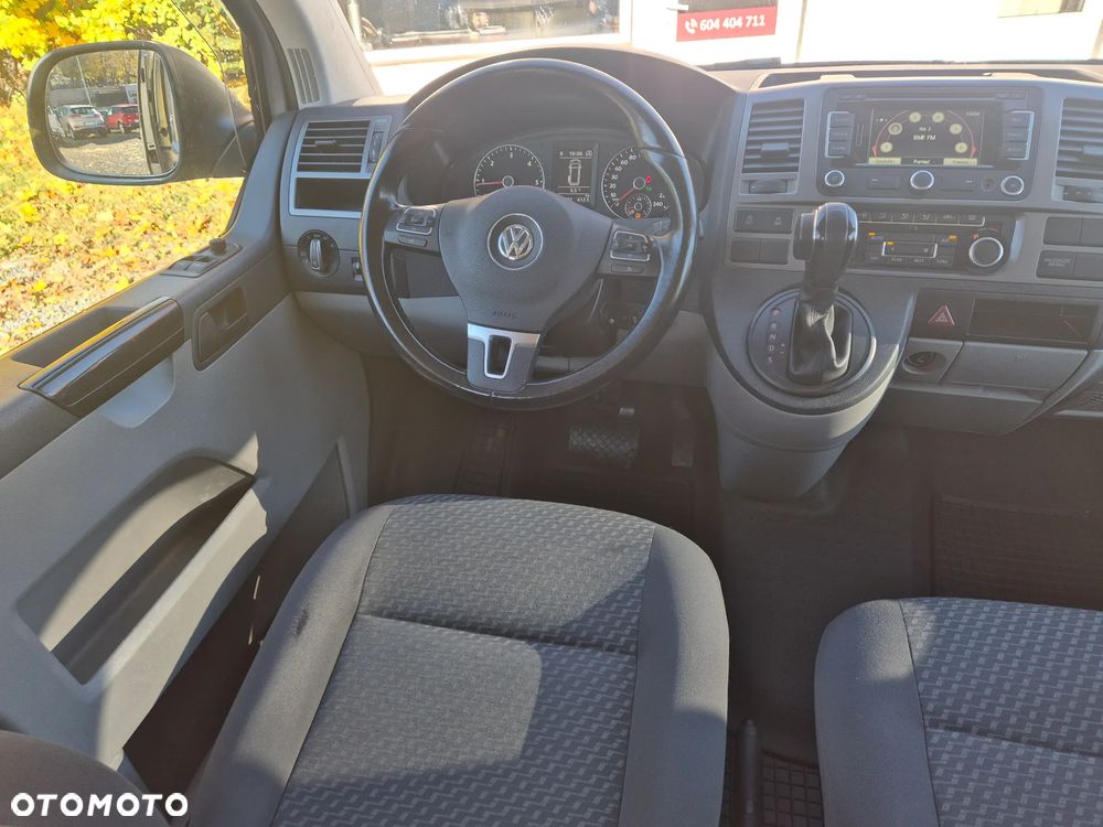 Volkswagen Caravelle - 24