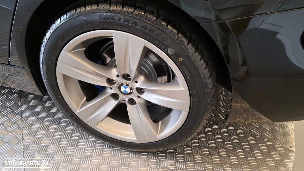 BMW 318 d Touring Aut. Sport Line - 35