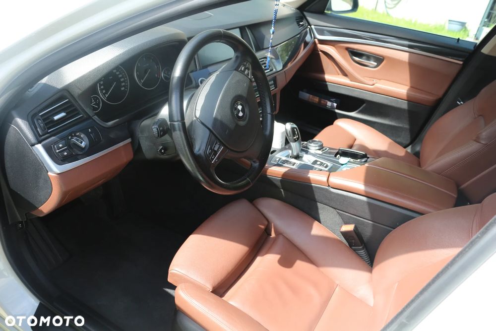 BMW Seria 5 525d Luxury Line - 5