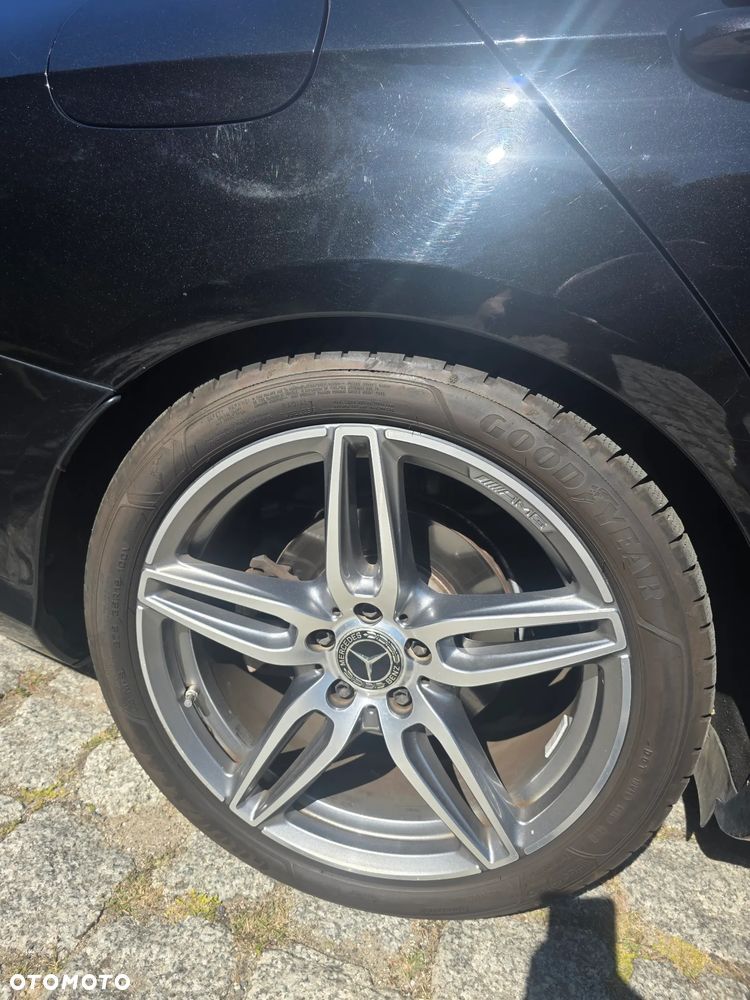 Mercedes-Benz Klasa E 200 4-Matic 9G-TRONIC - 14