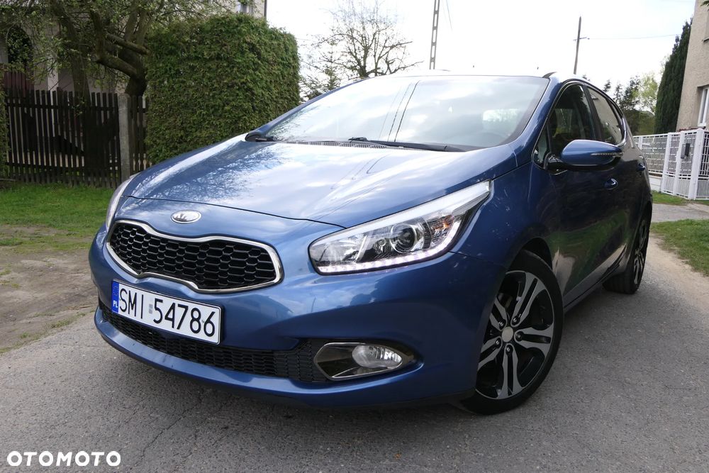 Kia Ceed 1.6 GDI Dream-Team Edition - 1
