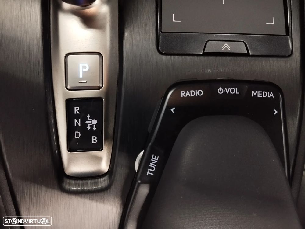 Lexus UX Luxury+TAE+JLL18 — fotografia 49