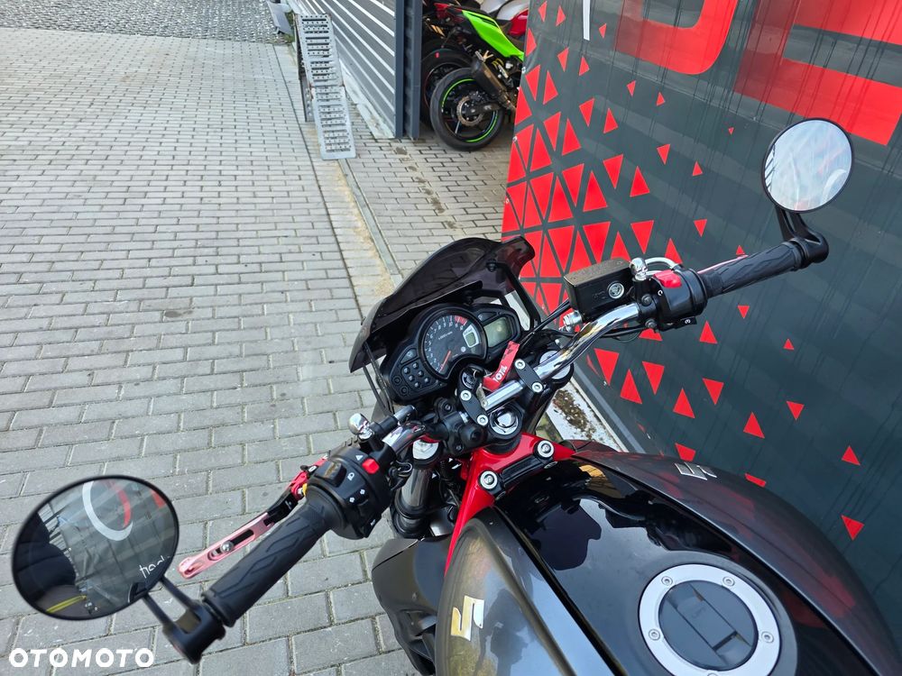 Suzuki Gladius - 17