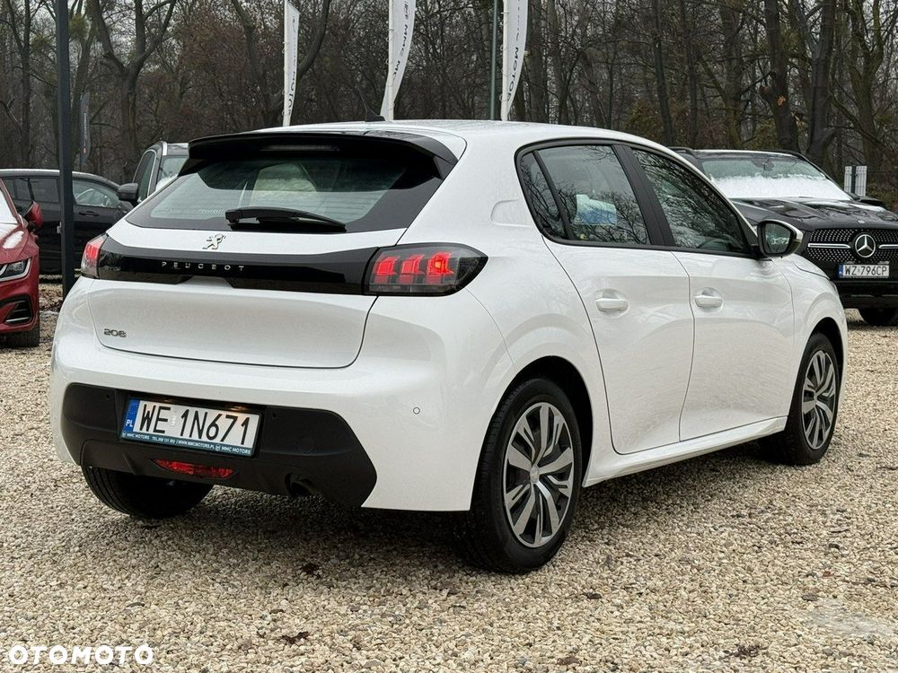 Peugeot 208 - 4