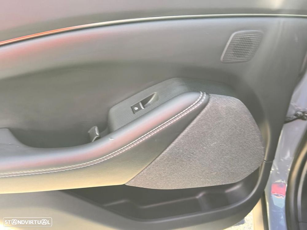 Ford Mustang Mach-E Alargada - 42