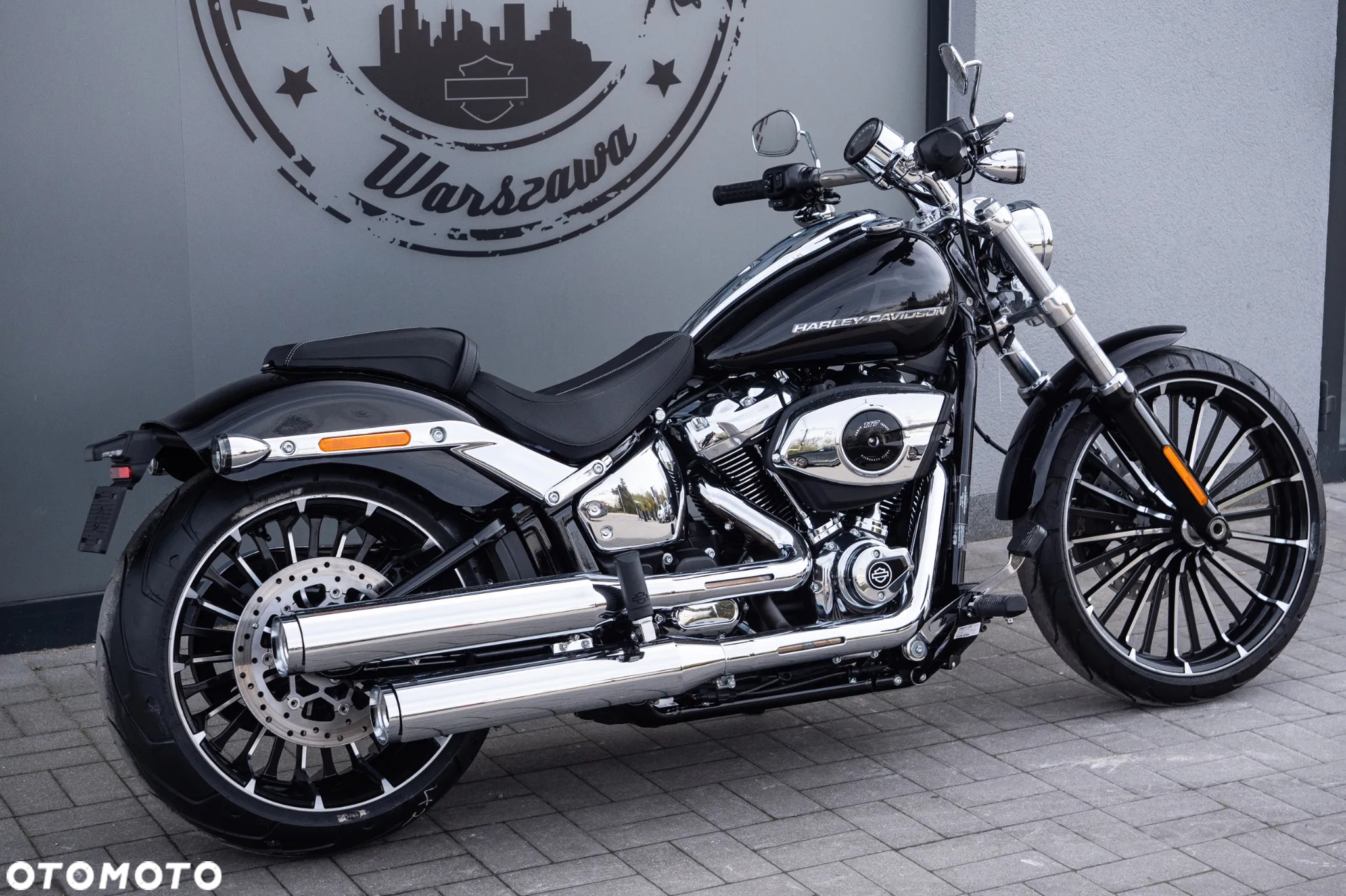 Harley-Davidson Softail Breakout - 5