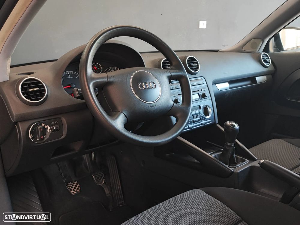 Audi A3 2.0 TDI Ambiente - 23