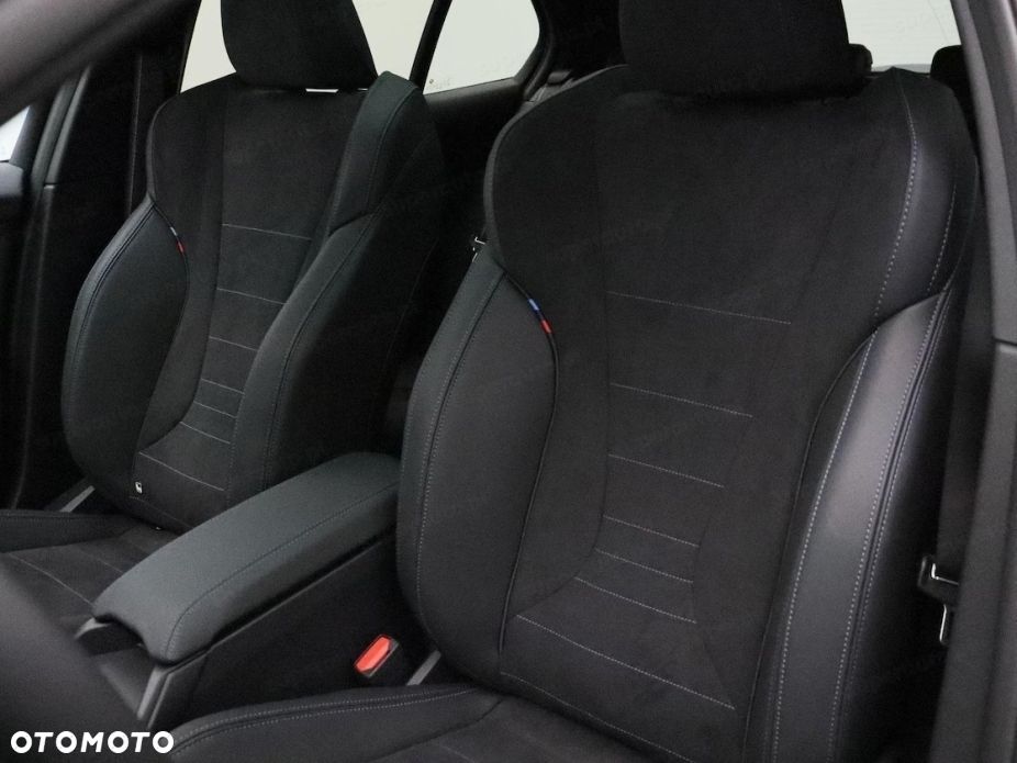 BMW Seria 1 120 mHEV - 5
