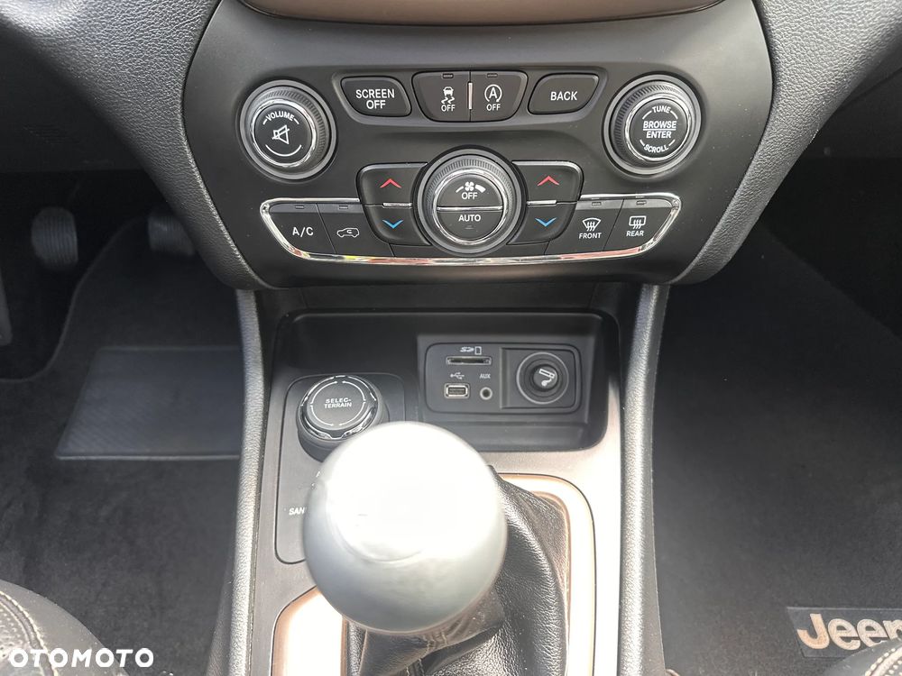 Jeep Cherokee 2.0 Multijet Sport - 33
