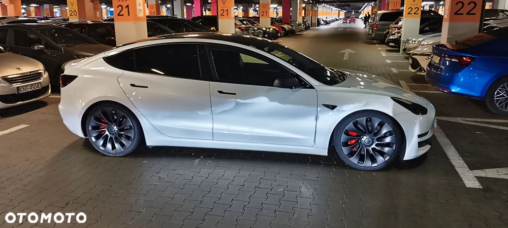 Tesla Model 3 2022 photo 2