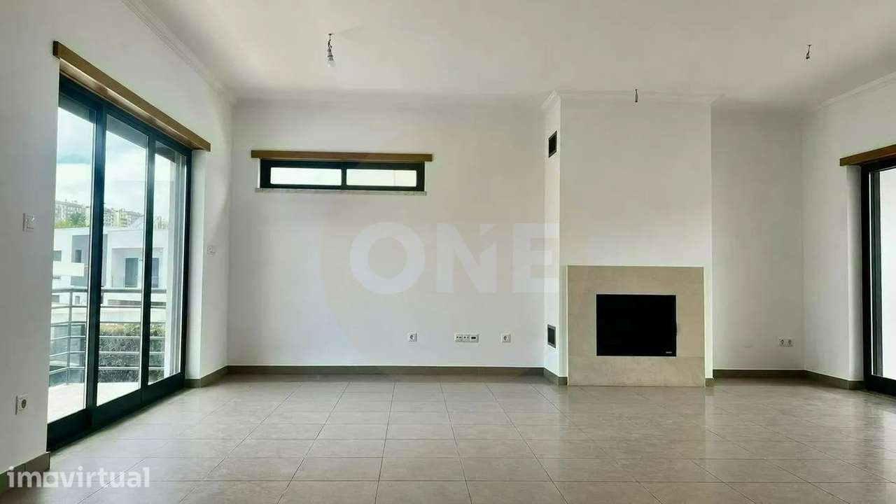 Venda de Moradia T5 renovada no Feijó, Almada - Grande imagem: 3/20