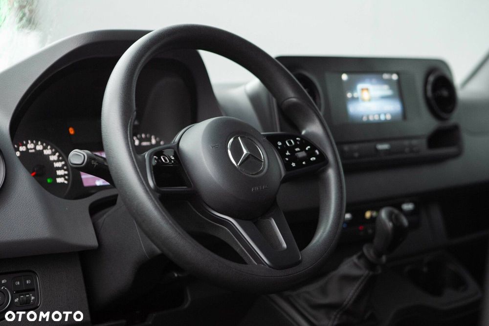 Mercedes-Benz Sprinter - 17