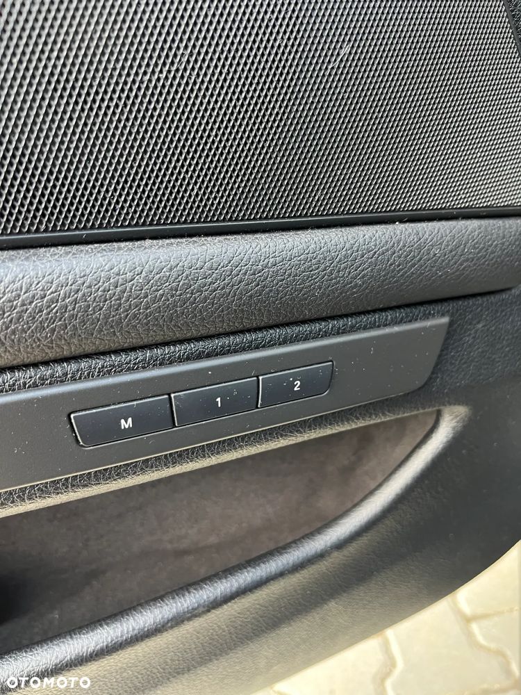 BMW Seria 5 528i - 7