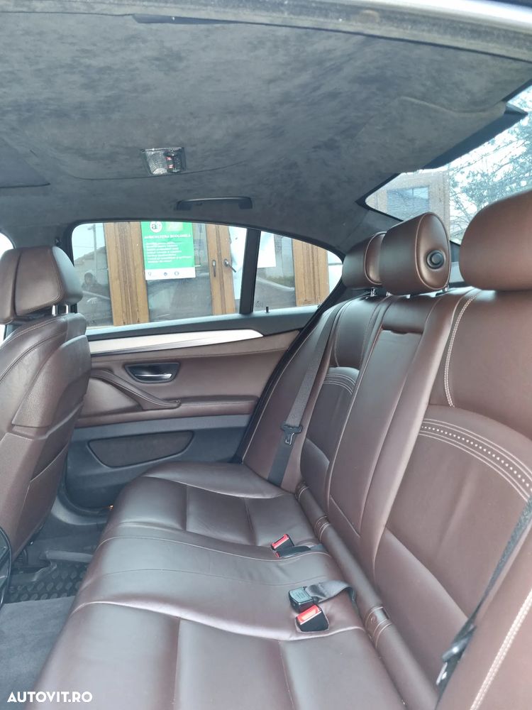 BMW Seria 5 520d xDrive AT - 13