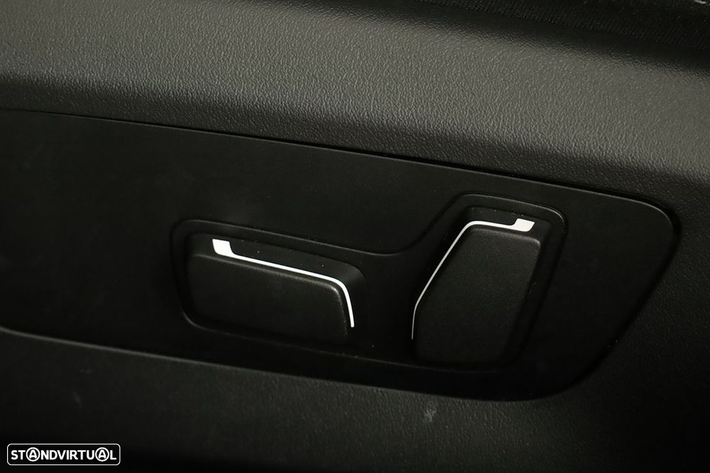 BMW 520 d Pack Desportivo M - 25