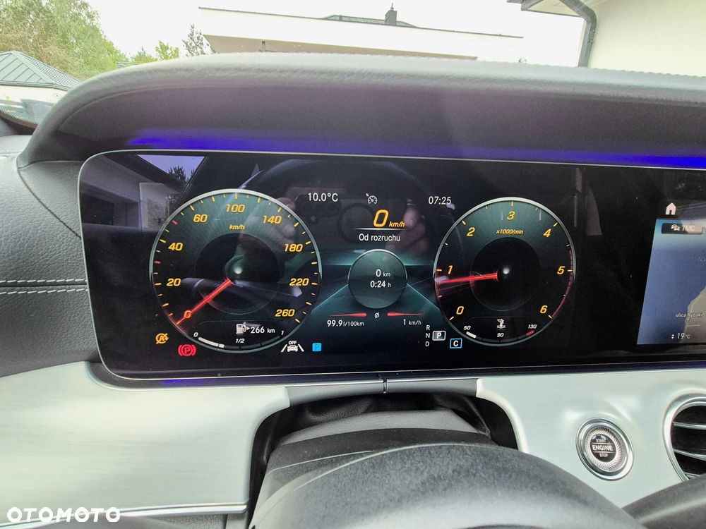 Mercedes-Benz Klasa E 220 d 4Matic 9G-TRONIC AMG Line - 26
