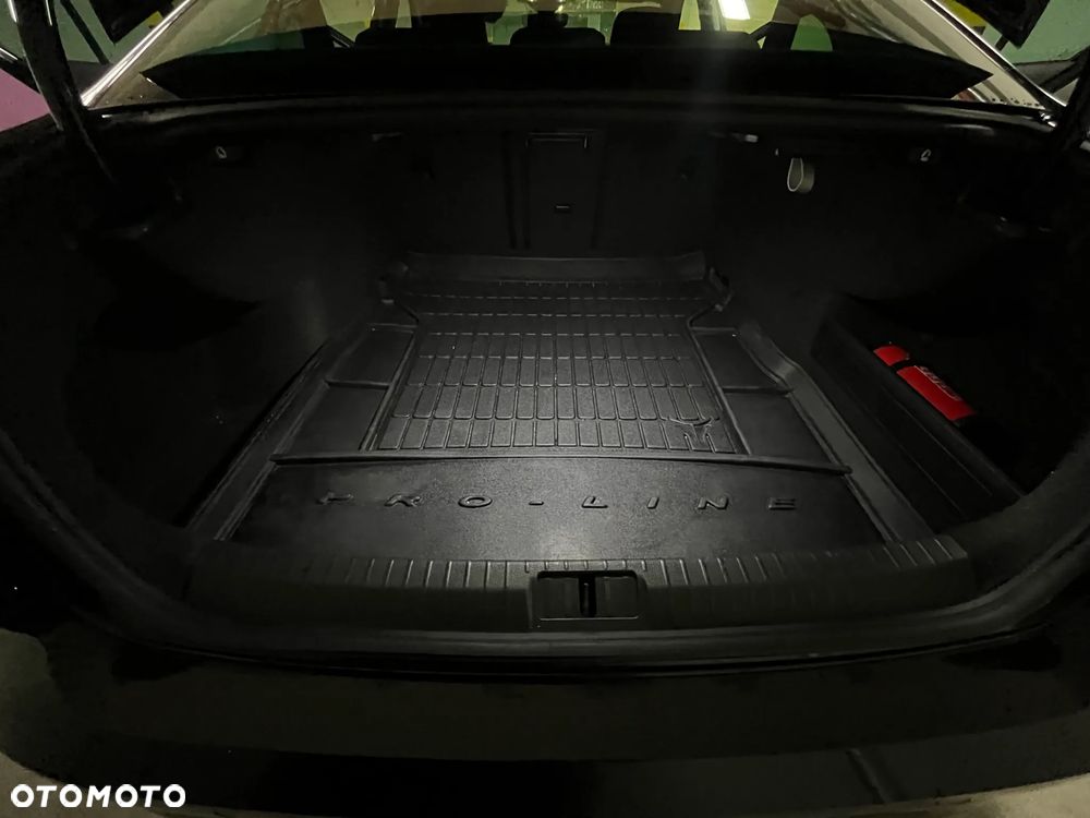 Volkswagen Passat 2.0 TSI Business DSG - 7
