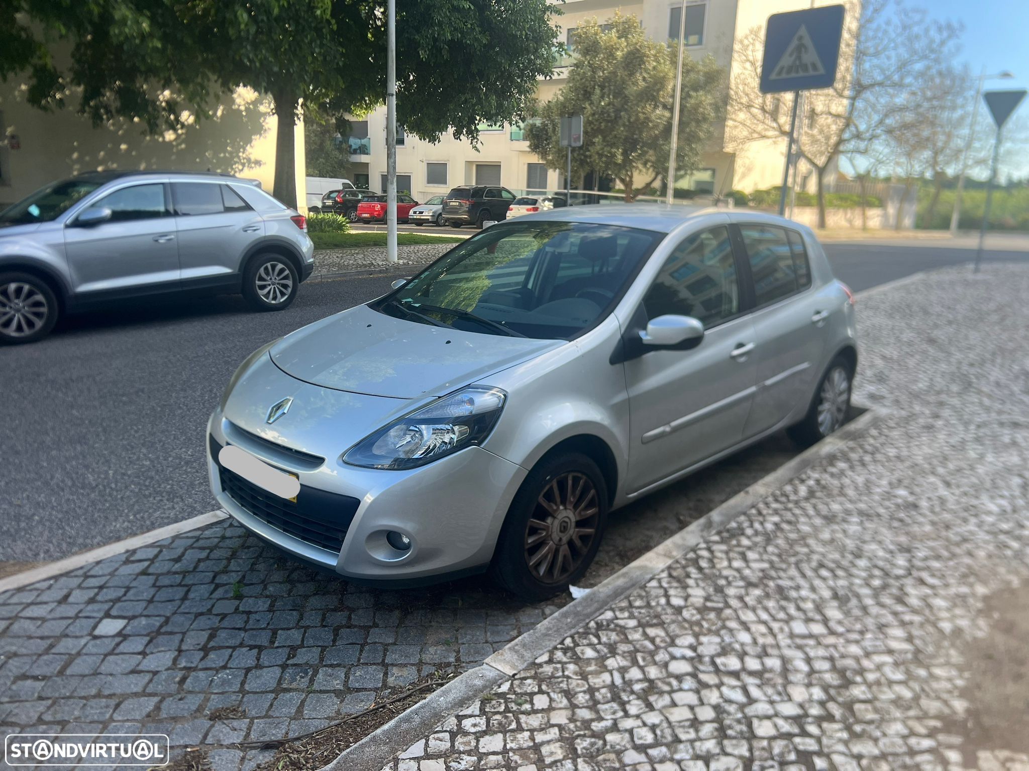 Renault Clio 1.2 16V Dynamique S - 1