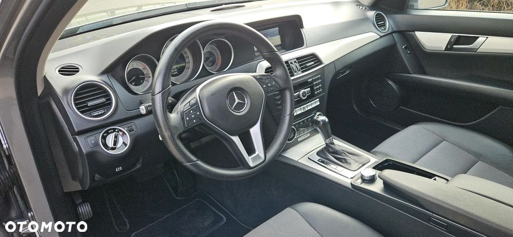 Mercedes-Benz Klasa C 180 Kompressor Automatik BlueEFFICIENCY Avantgarde - 23