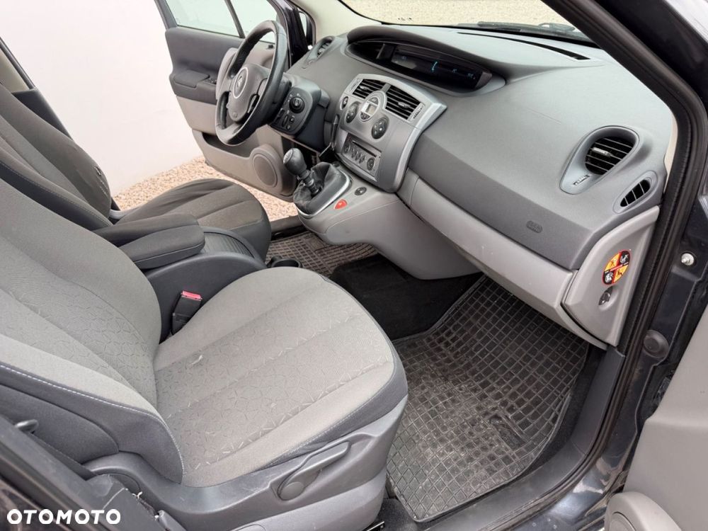 Renault Scenic - 16