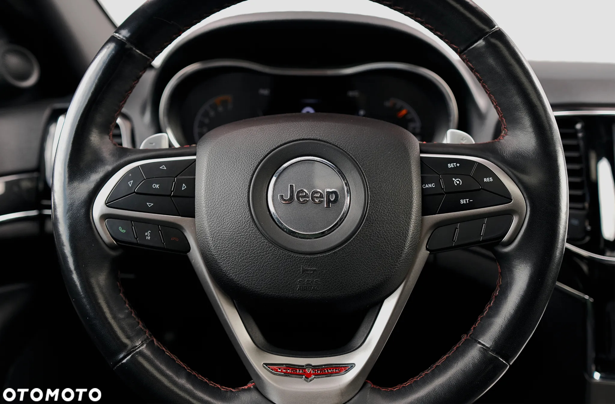 Jeep Grand Cherokee - 16