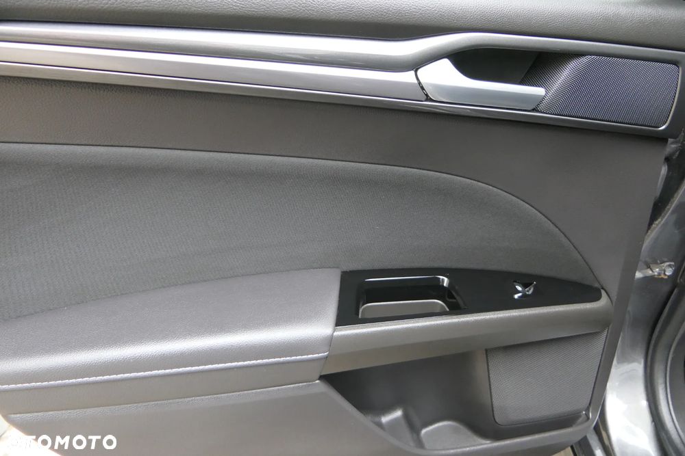 Ford Mondeo 2.0 Hybrid Trend - 31