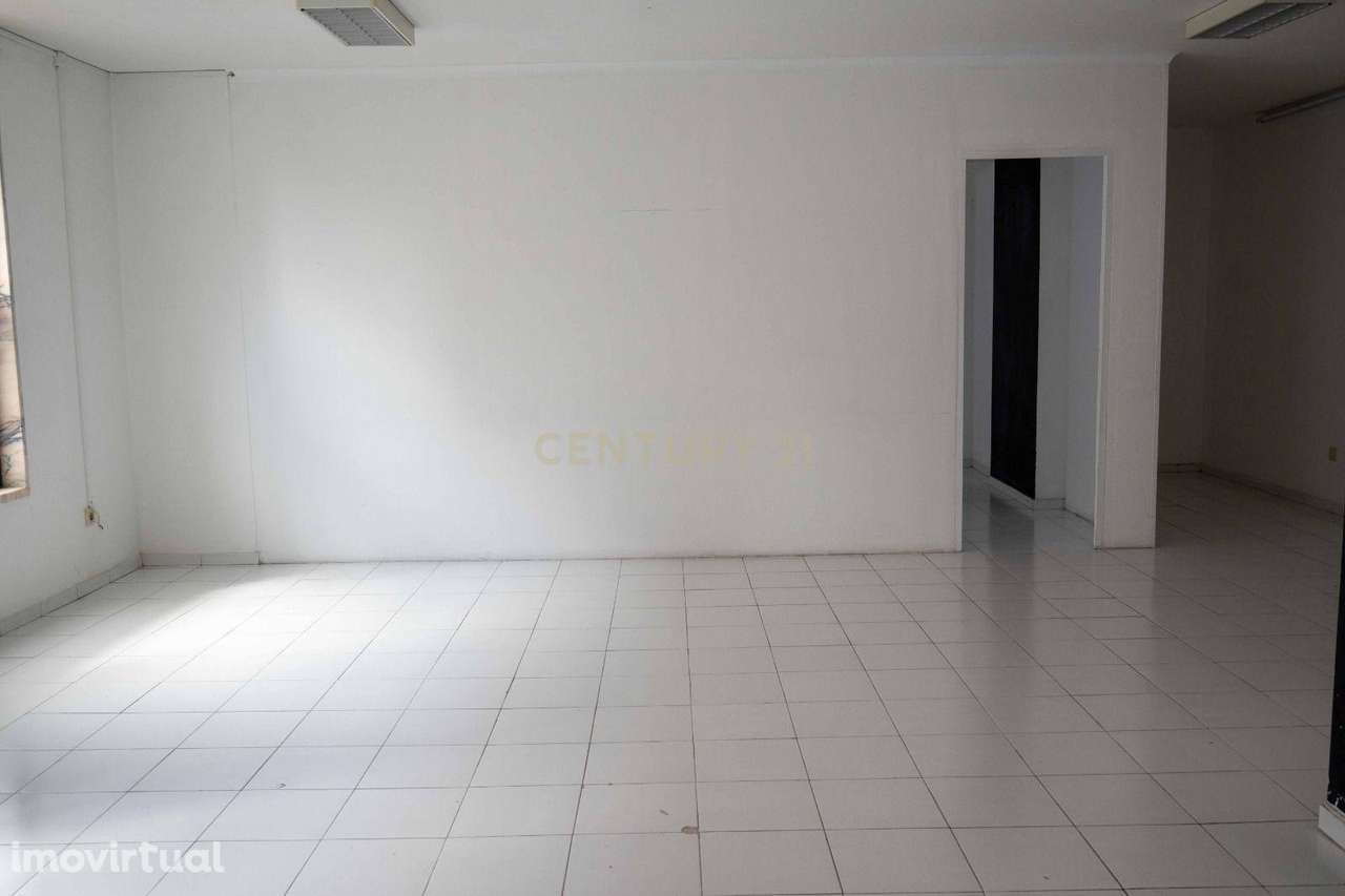 Loja em S. Marcos com excelente localização - Grande imagem: 4/13