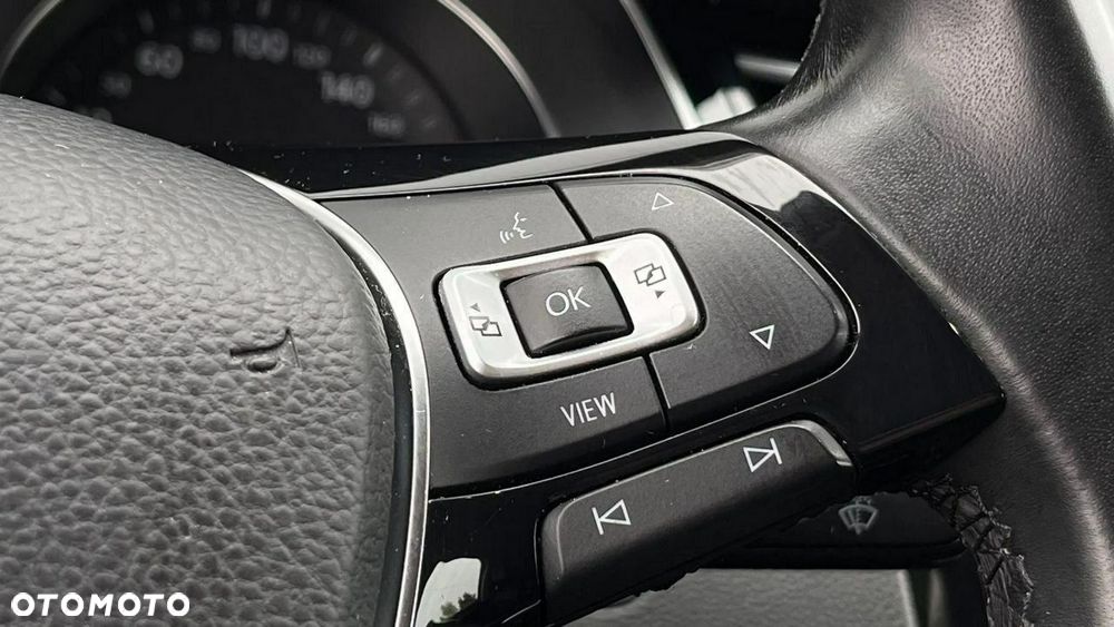 Volkswagen Passat - 22