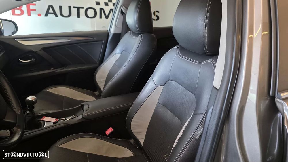 Toyota Avensis Touring Sports 2.0 D-4D Exclusive+GPS - 35