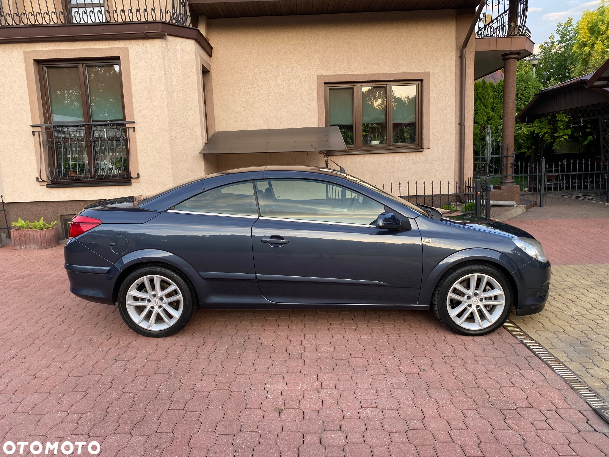 Opel Astra III GTC 1.9 CDTI Cosmo - 18