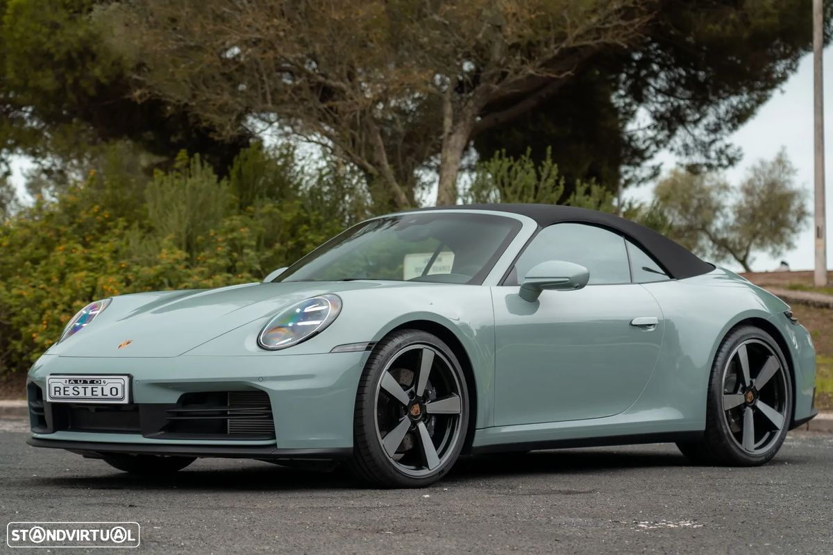 Porsche 911 (992) Carrera - 4