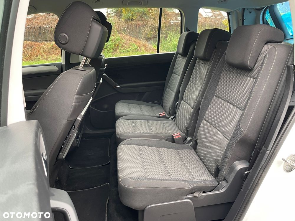 Volkswagen Touran 2.0 TDI SCR UNITED - 16