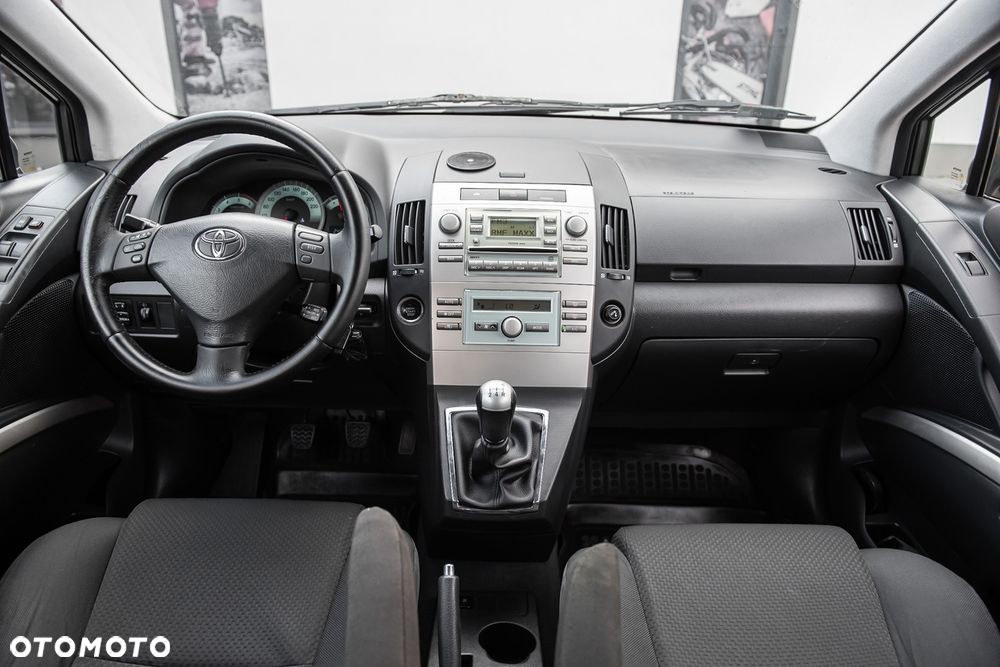 Toyota Corolla Verso 2.0 D-4D - 22