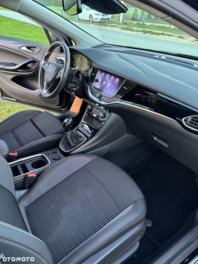 Opel Astra 1.2 Turbo Start/Stop Design&Tech - 12