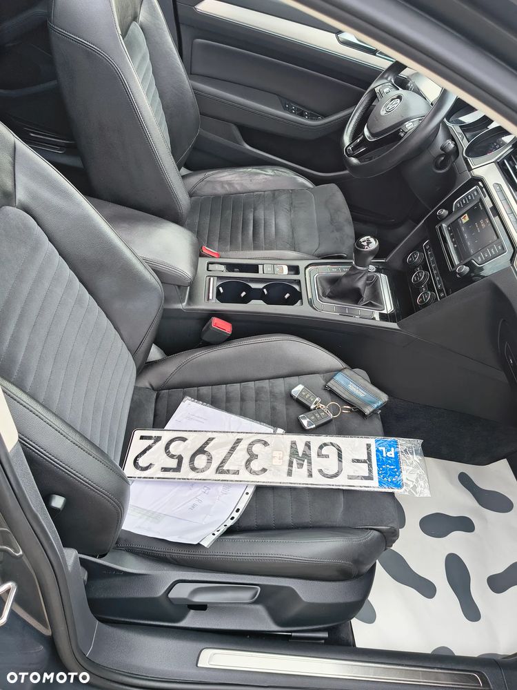 Volkswagen Passat 2.0 TDI SCR (BlueMotion Technology) Comfortline - 24