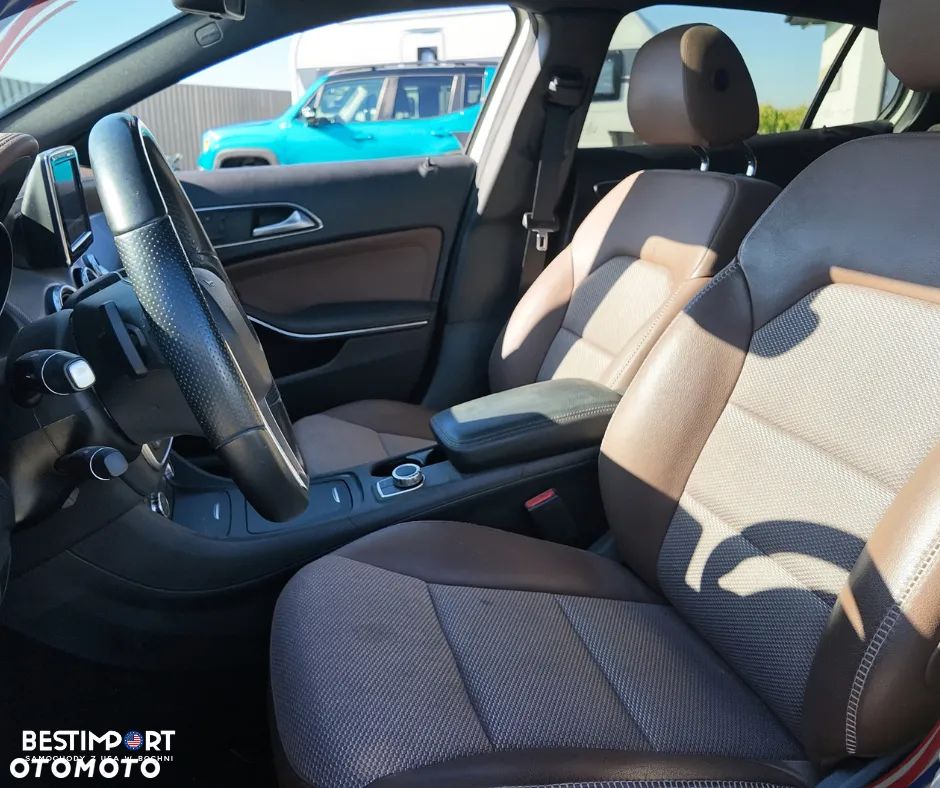 Mercedes-Benz GLA 250 4-Matic - 10