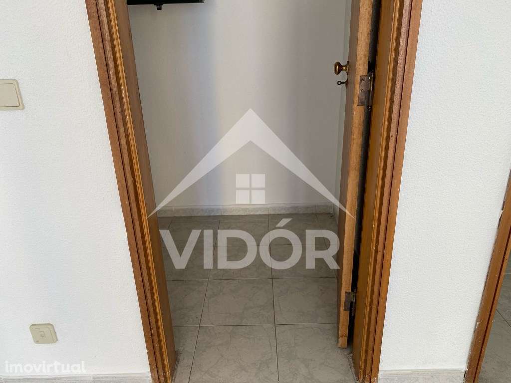 Loja no Novo Mercado Municipal da Baixa da Banheira - CI - Grande imagem: 3/5