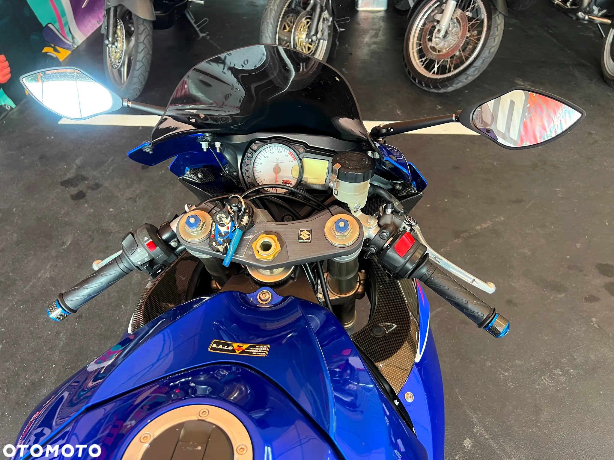 Suzuki GSX-R - 16