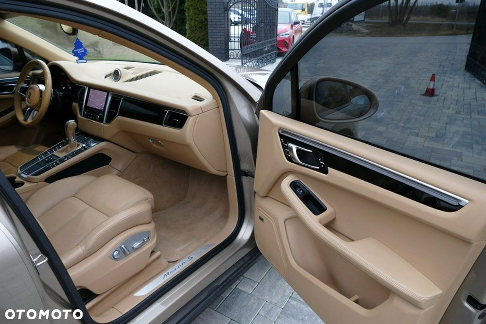 Porsche Macan S - 23