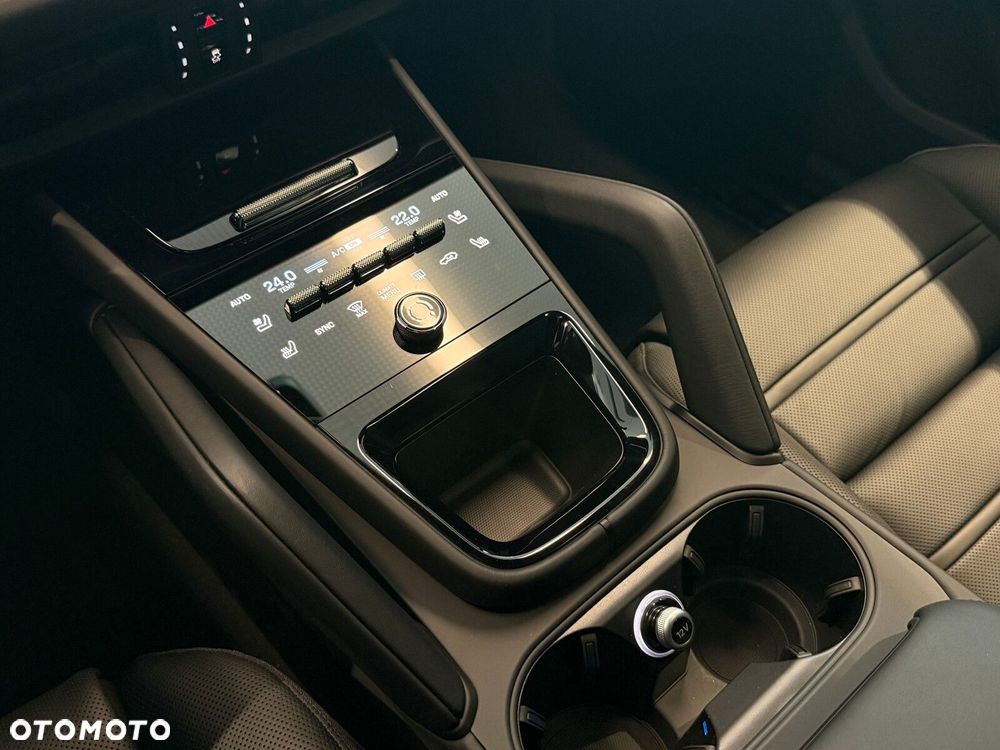 Porsche Cayenne - 22