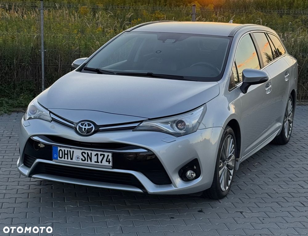 Toyota Avensis 1.8 Executive - 1