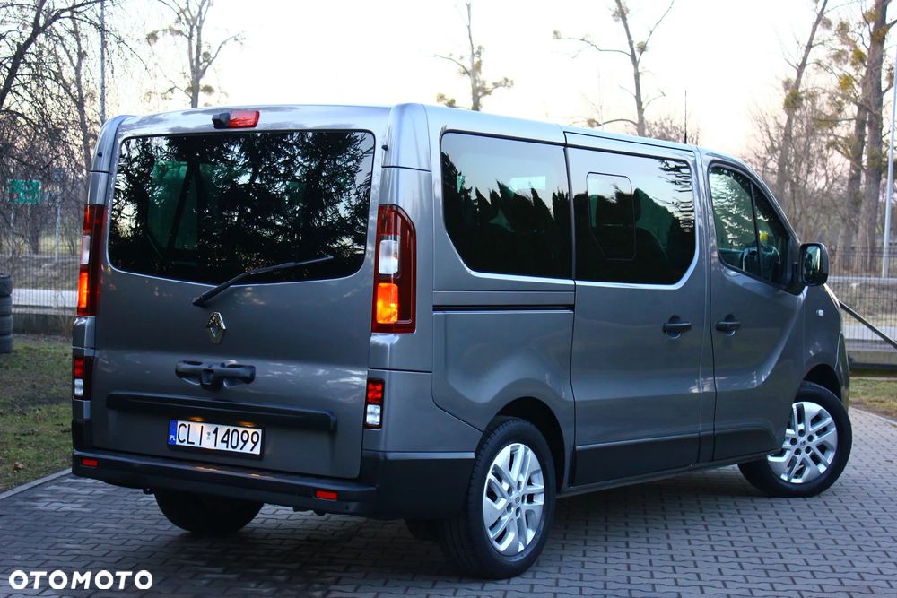 Renault Trafic 2.0 dCi - 9