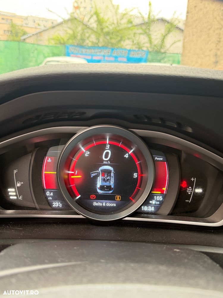 Volvo V40 D2 Basic - 16