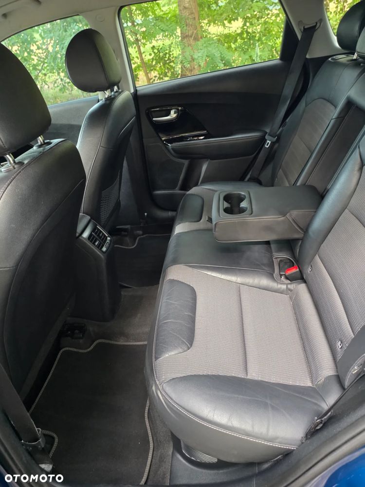 Kia Niro 1.6 GDI Hybrid L Business Line - 28
