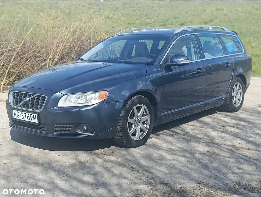 Volvo V70 D5 AWD Summum - 1