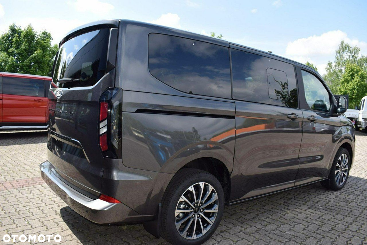 Ford Tourneo Custom - 5