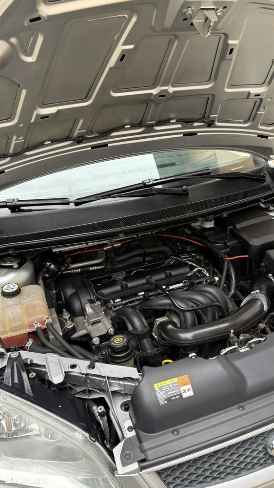 Ford Focus 1.6i Trend - 22